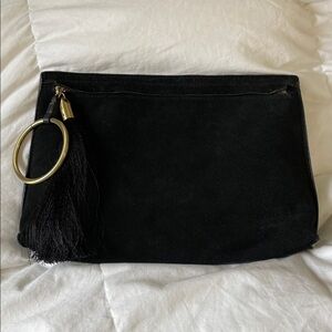 Mango | MNG | Black | 50% Bovine Leather | Clutch with Gold Ring/Tassel Accent